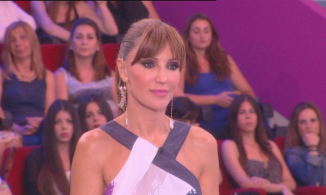 Το νέο «Πακέτο» με πρωταγωνίστρια γνωστή τραγουδίστρια που λύγισε την Βίκυ Χατζηβασιλείου