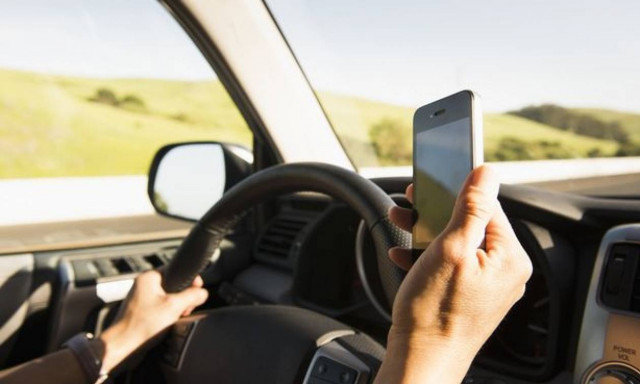 Τραγικό: Πέθανε σε αυτοκινητιστικό επειδή... αυνανιζόταν!