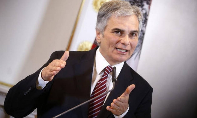 Φάιμαν: Να δημιουργηθούν καταλύματα στην Ελλάδα για πρόσφυγες