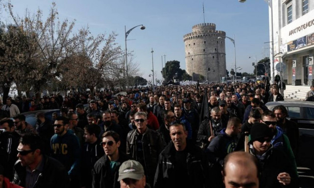 Επεισόδια Θεσσαλονίκη: Το «ντου» των αγροτών στο Βελλίδειο (vids)