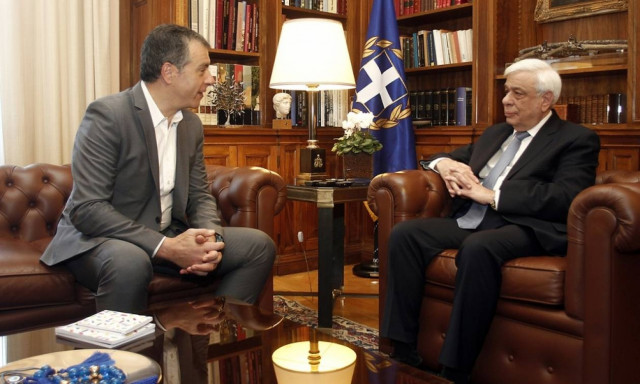 Παυλόπουλος σε Θεοδωράκη: Εξαιρετικά άδικη η μεταχείριση της Ελλάδας ως προς το προσφυγικό