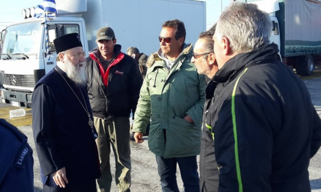 Ο Μητροπολίτης Κορίνθου στο μπλόκο των Διοδίων Ισθμού