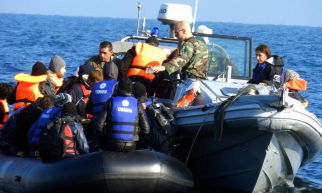 Ναυάγιο στη Σάμο: Συνεχίζονται οι έρευνες για επιζώντες - Μεταξύ των διασωθέντων ο διακινητής