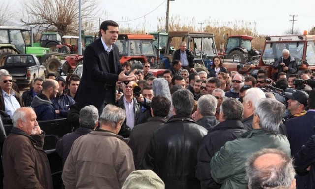 Spiegel για Τσίπρα: Από ήρωας των αγροτών έγινε αντίπαλος τους