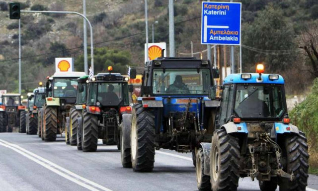 Μπλόκα αγροτών: Τι αποφάσισαν οι αγρότες στην σύσκεψη των Τεμπών