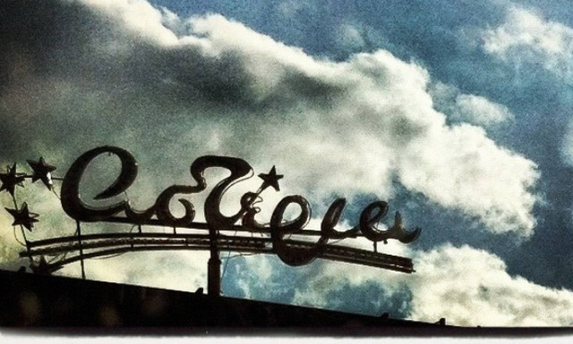 Στο ΣτΕ επτά κάτοικοι της Γλυφάδας για τα «Αστέρια»