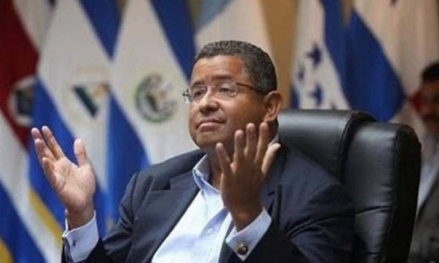 Ελ Σαλβαδόρ: Πέθανε πριν δικαστεί ο πρώην Πρόεδρος Φρανσίσκο Φλόρες (Vid)