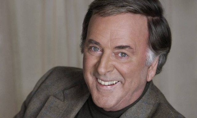 Πέθανε διάσημος τηλεπαρουσιαστής από καρκίνο (Vid)