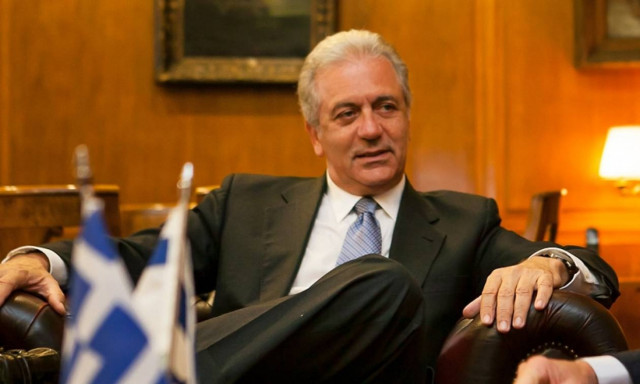 Στο Μαξίμου ο Αβραμόπουλος