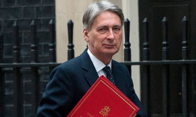 ΕΕ-Βρετανία: Σε αναβρασμό για αποφυγή μεγάλης κρίσης στο ευρωπαϊκό μπλοκ