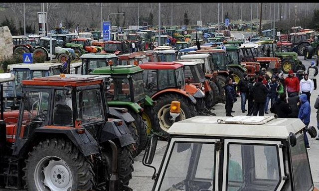 Μπλόκα αγροτών: 12ωρος αποκλεισμός Τεμπών και Προμαχώνα - Ποιοι δρόμοι είναι κλειστοί