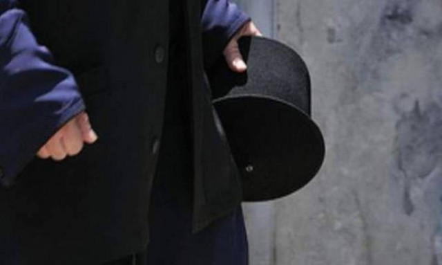 Εύβοια: Ντύθηκε παπάς και λήστεψε την τράπεζα!