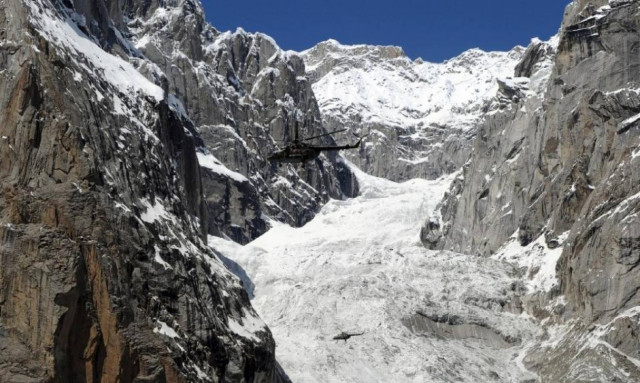 Δέκα Ινδοί στρατιώτες αγνοούμενοι από χιονοστιβάδα στα Ιμαλάια