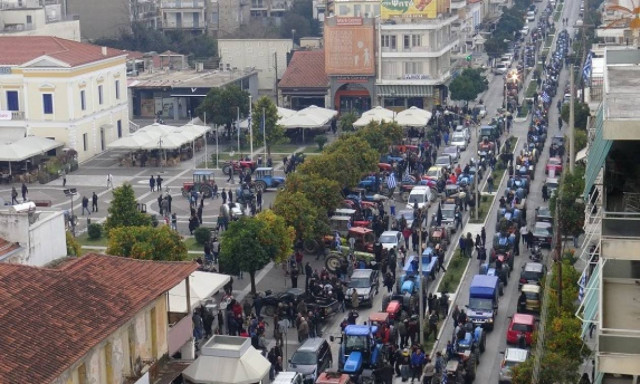 Απεργία: «Βούλιαξε» η Σπάρτη - 500 τρακτέρ και χιλιάδες πολίτες στους δρόμους (pics+video)