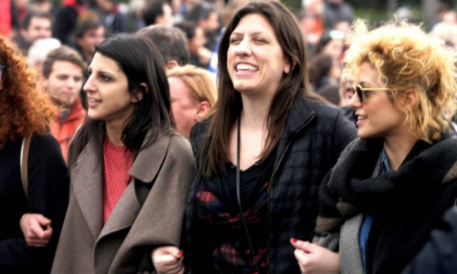 Τραγούδι όλο νόημα της Ζωή στον… Αλέξη (video)