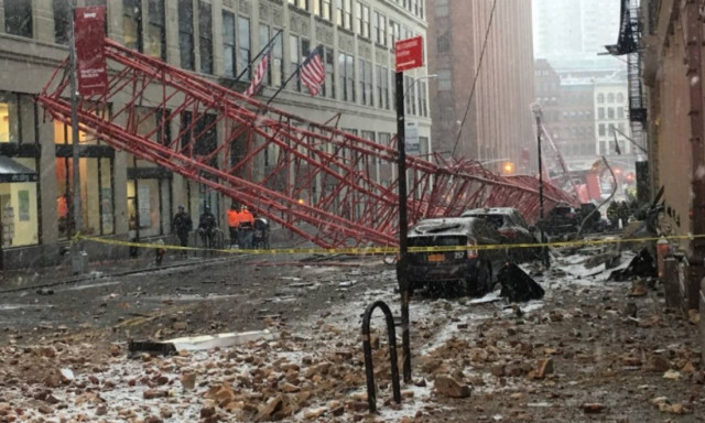 «Φονικός» γερανός σπέρνει τον τρόμο στην καρδιά της Νέας Υόρκης – Δείτε το συγκλονιστικό βίντεο