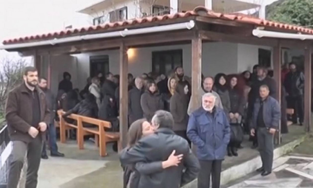 Σε κλίμα θλίψης και οδύνης το ετήσιο μνημόσυνο του Βαγγέλη Γιακουμάκη (vid)