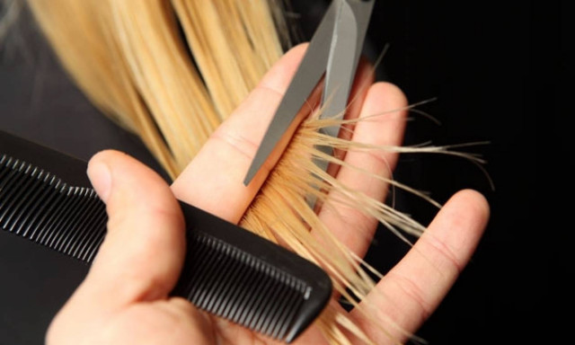 Μαντέψτε πόσα ξοδεύει η «αριστερή» ΕΡΤ για να κουρεύει τους παρουσιαστές!