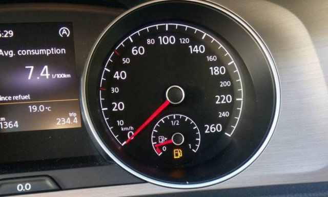 Τι συμβαίνει όταν ανάβει το λαμπάκι του καυσίμου