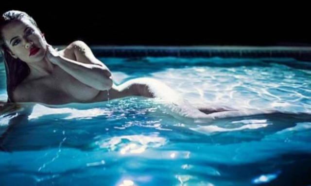 Κόλαση! Η Κλόε Καρντάσιαν τα πέταξε όλα στην πισίνα! (photos)