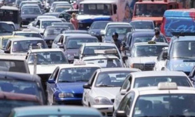 Μπλόκα αγροτών: Ουρές ταλαιπωρίας για τους οδηγούς στο Καλό Νερό Μεσσηνίας (videos)