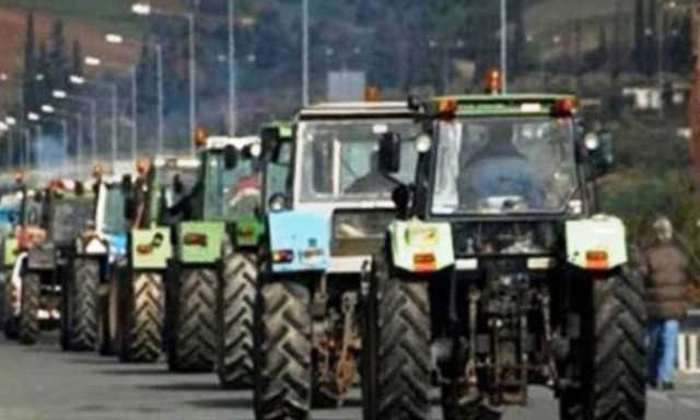 Στα μπλόκα αγροτών διάσημη πορνοστάρ! (photo)