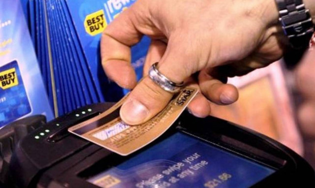 Βαριές ποινές σε όσους δεν δέχονται πλαστικό χρήμα