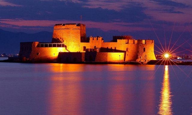 Άγιος Βαλεντίνος: Ταξίδια για ερωτευμένους στην Ελλάδα!