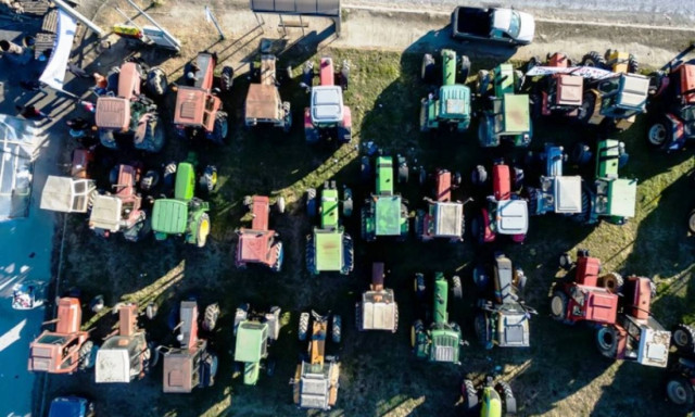 Η κυβέρνηση εξαγριώνει τους αγρότες - «Παραλύουν» τη χώρα επ΄αόριστον