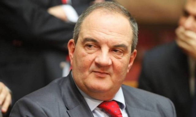 Διαψεύδει ο Καραμανλής δημοσίευμα για δήθεν συνάντησή του με τον γιο του τέως βασιλιά