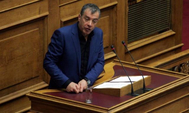 Θεοδωράκης: Είστε το παλιό που σέρνεται πάνω σε νέο «δεκανίκι»