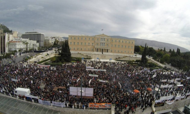 Μπλόκα αγροτών: Σε πυρετό συσκέψεων Τσίπρας με Κατρούγκαλο - Αποστόλου ενώ παραμονεύει η κατσούνα!