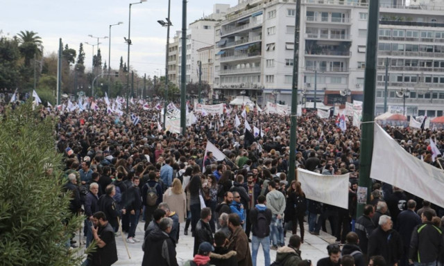 Αγρότες στο Σύνταγμα: Ούτε βήμα πίσω στην αδιαλλαξία της Κυβέρνησης
