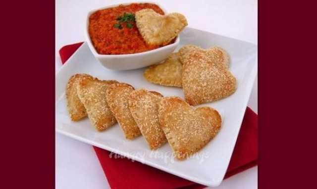 Γεμιστές καρδιές με μοτσαρέλα και πέστο κόκκινης πιπεριάς (βήμα-βήμα)