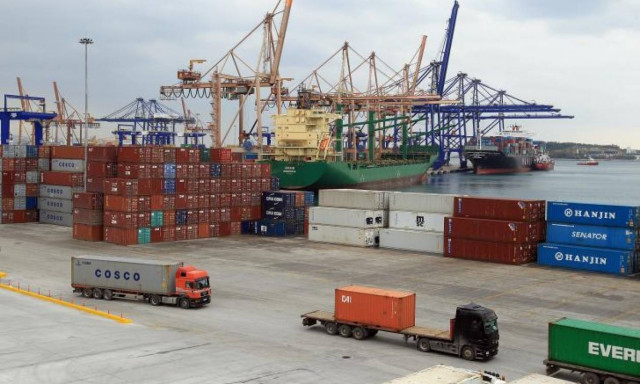 Σε κινητοποιήσεις την επόμενη εβδομάδα οι εργαζόμενοι στα λιμάνια για την πώληση του ΟΛΠ