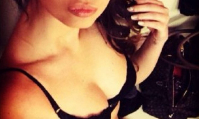 Μοντέλο του πρωινού του Mega ξύπνησε και είπε να κάνει selfie με εσώρουχα