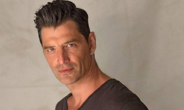 Αυτό είναι το ολοκαίνουριο τραγούδι του Σάκη Ρουβά! (vid)