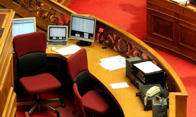 Πρόκληση! Τσίπρας και Καμμένος βόλεψαν 634 μετακλητούς υπαλλήλους