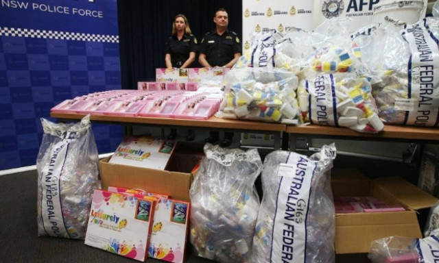 Έκρυβαν ναρκωτικά δεκάδων εκατομμυρίων δολαρίων σε σουτιέν (vid)