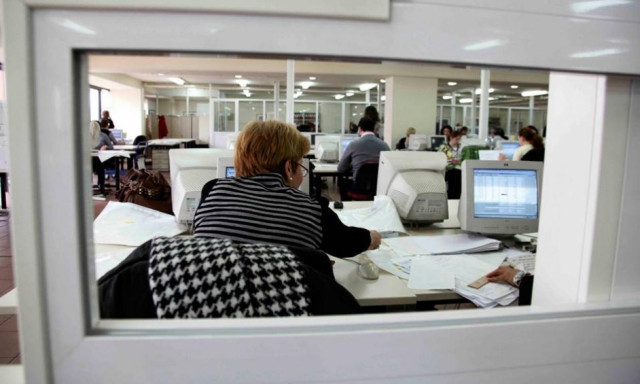 «Τσεκούρι» σε επικουρικές, εφάπαξ και μέρισμα