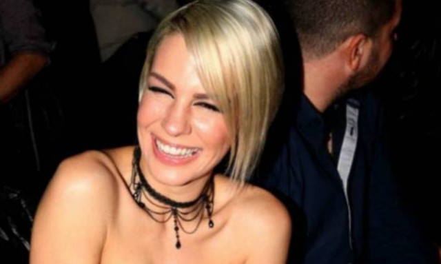 Μπούστο που... σκοτώνει η Ράνια Κωστάκη! (photo)