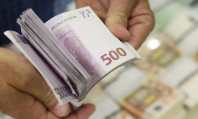 Αποσύρονται τα «βρώμικα» 500ευρα