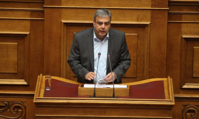 Σάλος από τις δηλώσεις Βερναρδάκη: Τα ΜΜΕ κάνουν κατάχρηση του δημοσίου χαρακτήρα της ενημέρωσης