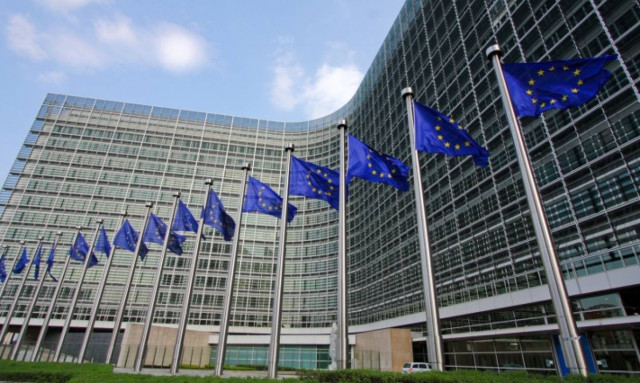 Ικανοποίηση Κομισιόν για την πρόοδο με τα hotspots