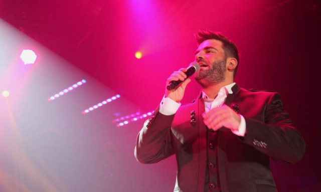 Συγκλονιστικό: Το τελευταίο ζεϊμπέκικο του Παντελή Παντελίδη (video)