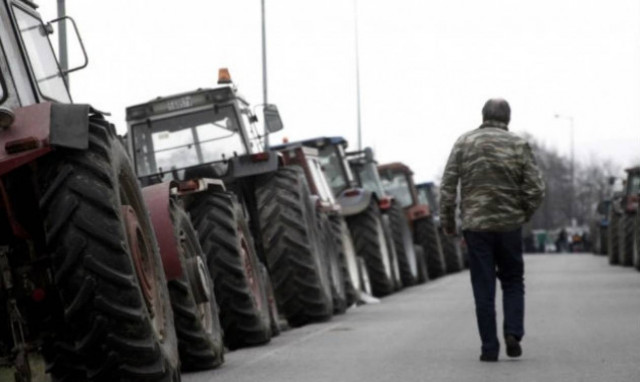 Αγρότες: Αμετακίνητοι στα μπλόκα - Ποιοι δρόμοι είναι κλειστοί