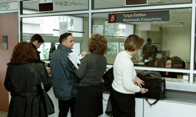 Νέο φορολογικό: Εισφορά - σοκ 10% και επιβαρύνσεις αναδρομικά