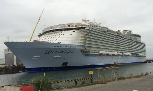 Γαλλία: Δείτε πώς κατασκευάζεται το μεγαλύτερο κρουαζιερόπλοιο στον κόσμο! (pics)