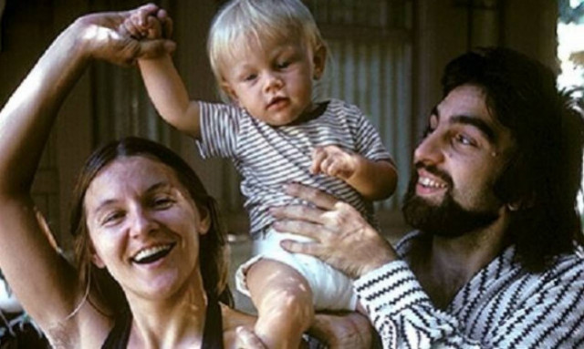 Αναγνωρίζετε το μωράκι; Είναι πασίγνωστος ηθοποιός και περιζήτητος εργένης