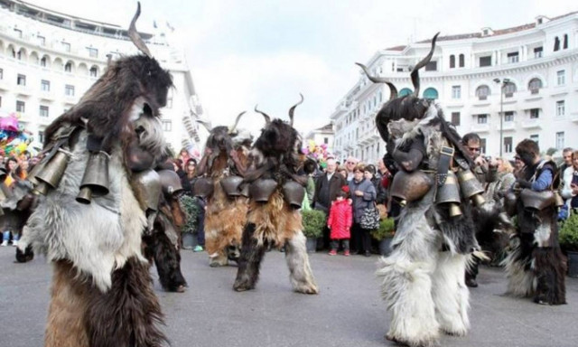 Εντυπωσιακή παρέλαση κωδωνοφόρων ξεσήκωσαν την Θεσσαλονίκη! (vid)